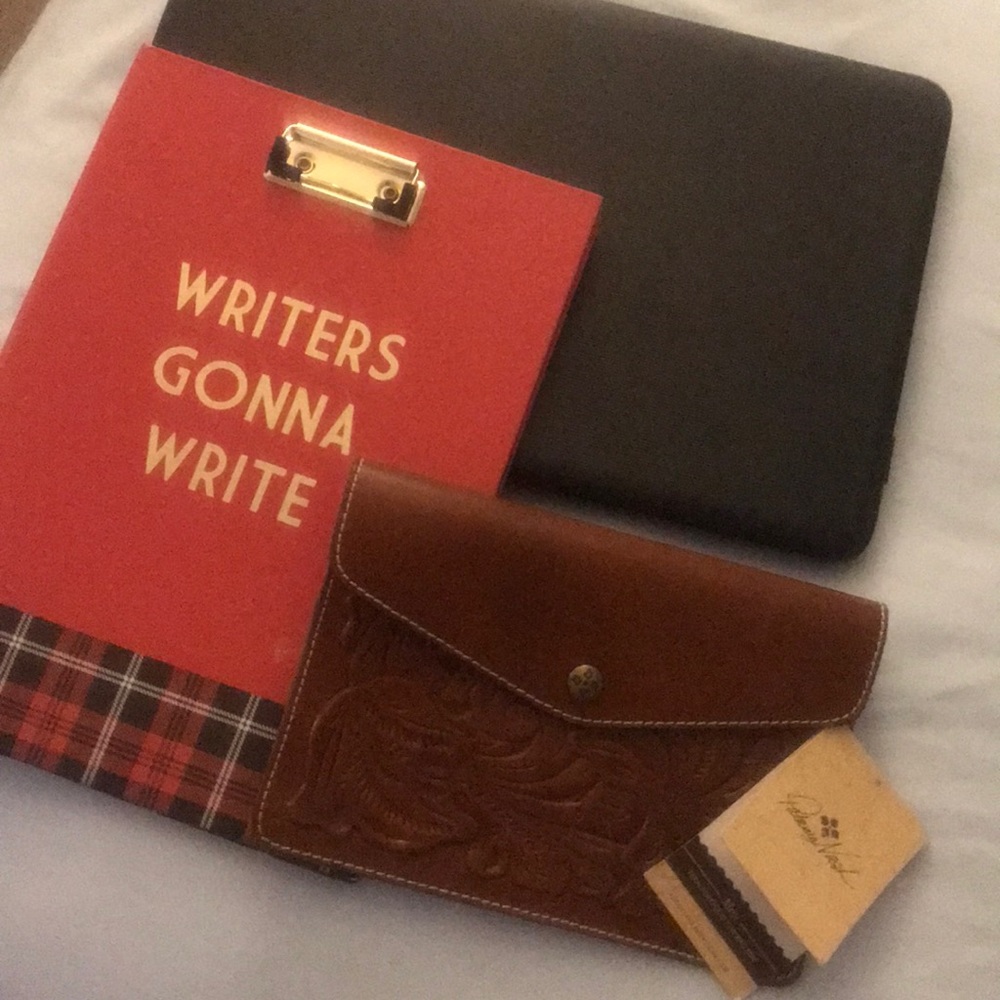 Patricia Nash leather tech:/clutch